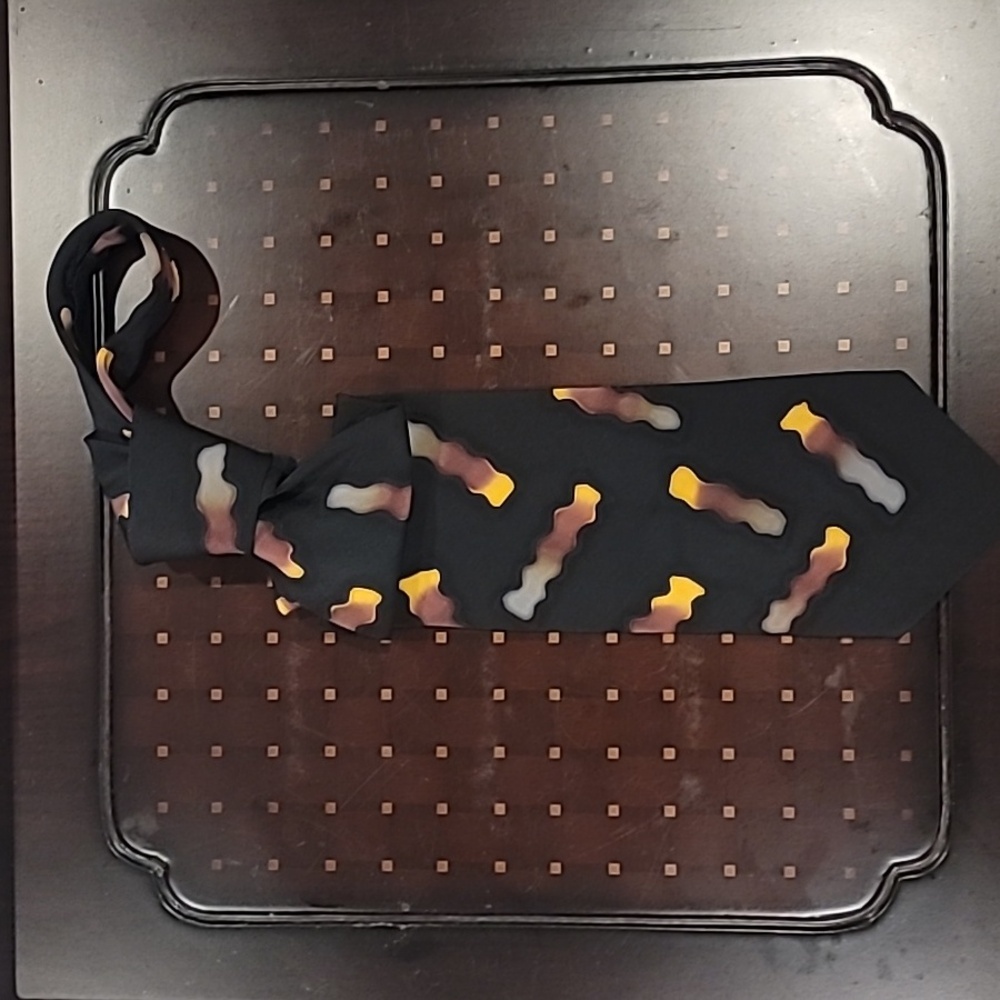 Robert Daskal Vintage Handpainted All Silk Tie Black Gold 4" Wide